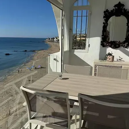 Apartment Beachfront At Costa Del Sol